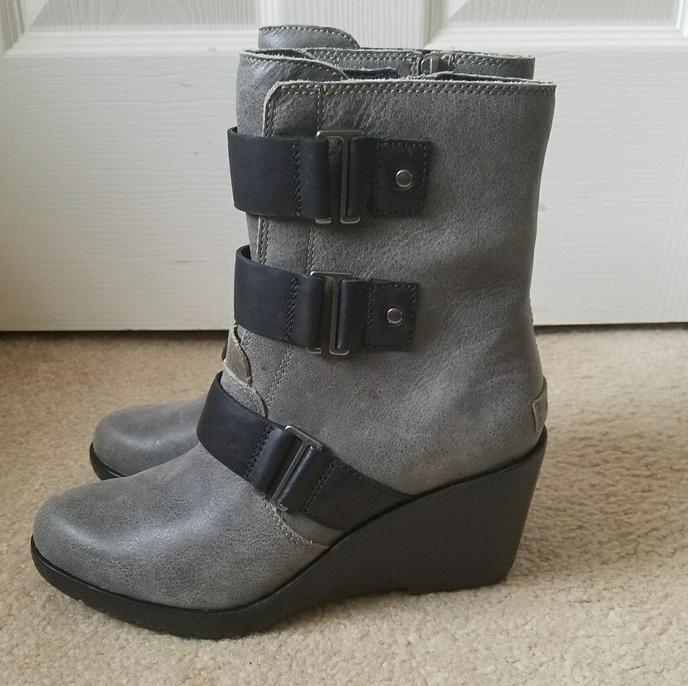 Sorel Gray & Black Wedge Boots Size 8.5